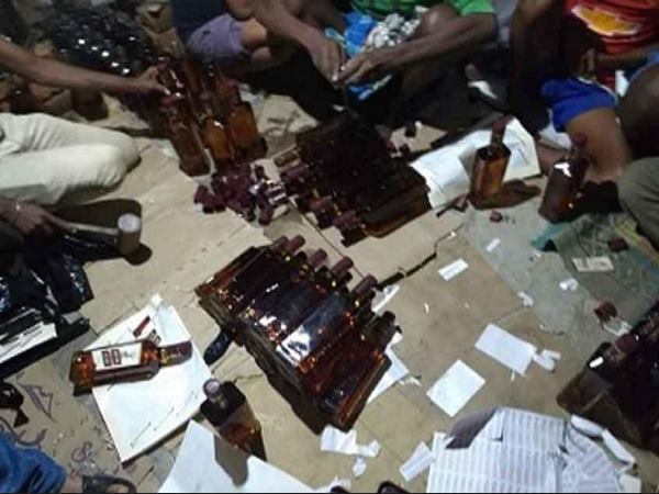 Fake foreign liquor sold in Gujarat, police raids in mahesana district