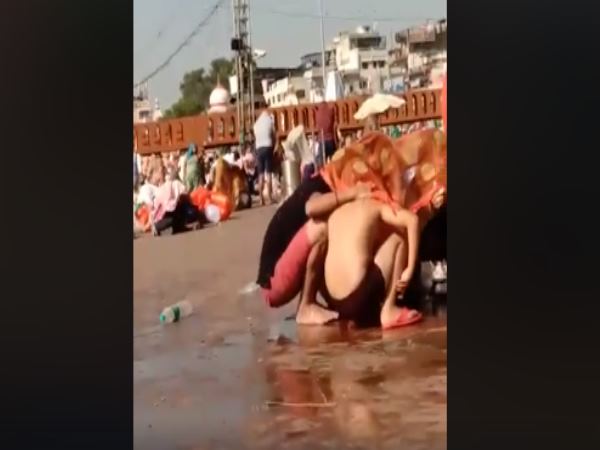 चारधाम के लिए पहुंच रहे हैं लाखों पर्यटक चारधाम के लिए पहुंच रहे हैं लाखों पर्यटक