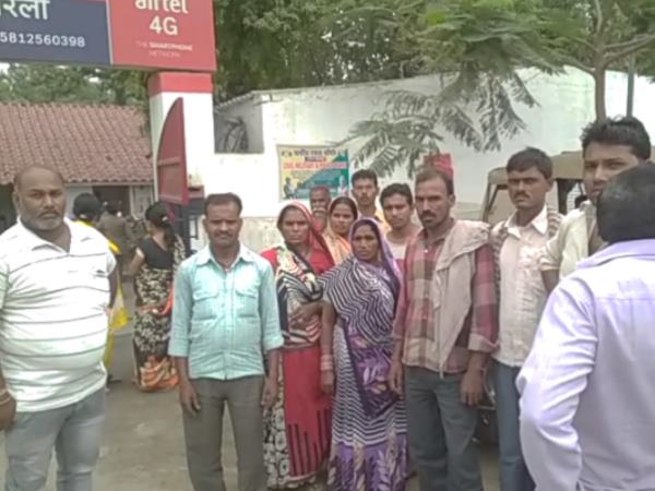 ग्रामीणों ने पकड़कर पुलिस के हवाले किया