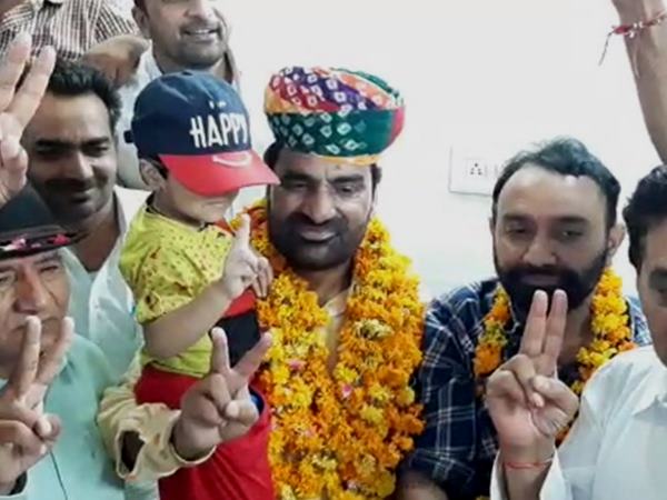 hanuman beniwal new mp of nagaur hanuman beniwal new mp of nagaur
