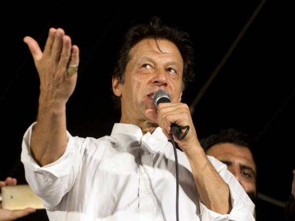 सोमवार को ये कदम उठा सकता है पाकिस्तान