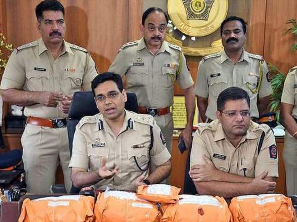महाराष्ट्र के ईमानदार पुलिस अफसरों में गिनती