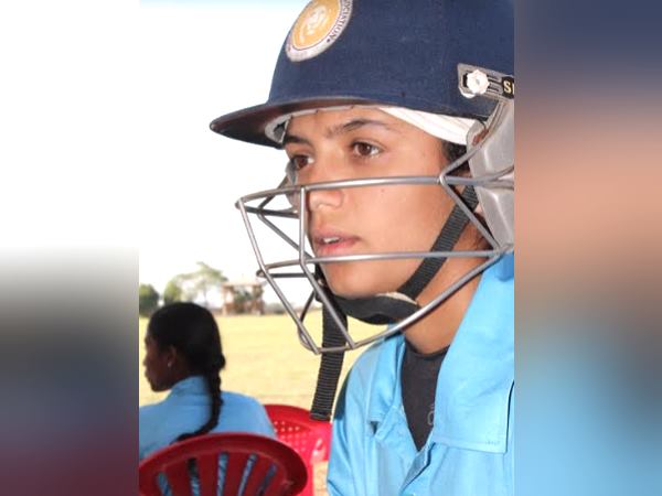 दोनों बांग्लादेश पहुंचीं और तैयारियों में जुटीं