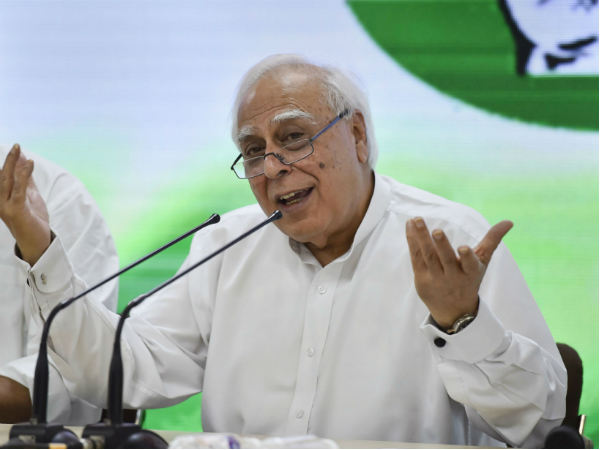 यूपीए में दावेदारी का सवाल टाला