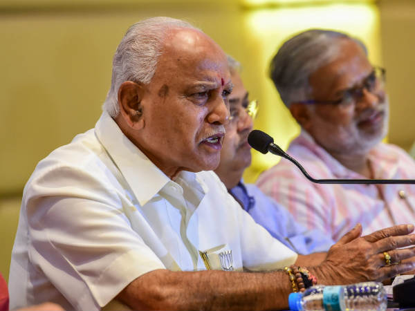 अपने चक्कर में लगी है बीजेपी