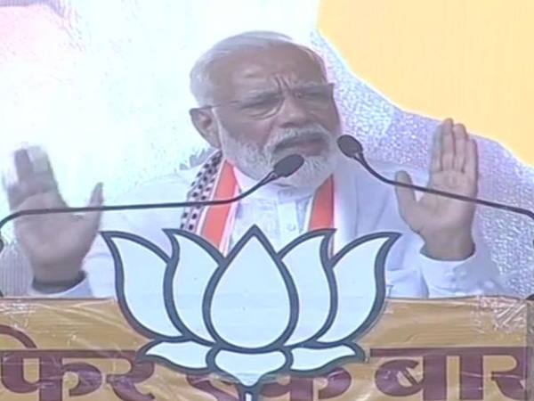 मोदी ने कही विपक्ष के कमजोर होने की बात