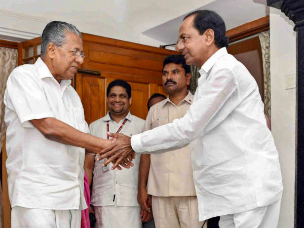 एनडीए-यूपीए के विकल्प की तलाश