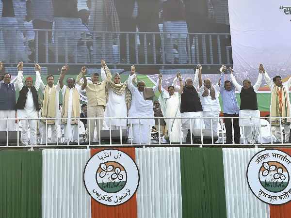 पश्चिम बंगाल में टीएमसी, सीपीएम और कांग्रेस का गठबंधन क्यों नहीं हो सकता पश्चिम बंगाल में टीएमसी, सीपीएम और कांग्रेस का गठबंधन क्यों नहीं हो सकता