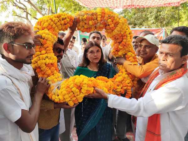 अमेठी में हार पर मेनका गांधी राहुल को घेरा