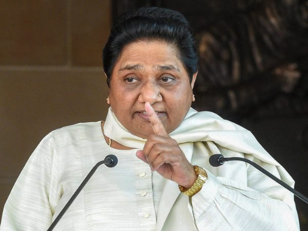 शहीदों की शहादत को भुनाने में लगी भाजपा