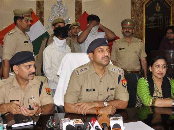 नौकरानी लाती थी छोटी बच्चियों को