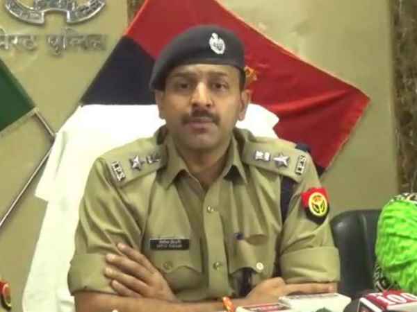 मीडिया के सामने पेश किया हैवान 