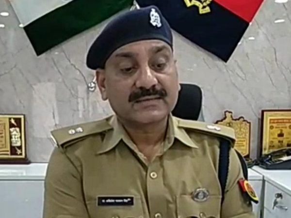 आईपीएस के खिलाफ मुकदमा दर्ज