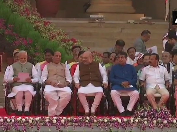 राज्यमंत्री (स्वतंत्र प्रभार) राज्यमंत्री (स्वतंत्र प्रभार)