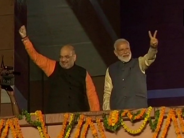 मोदी को मिली देश-विदेश से बधाईयां-