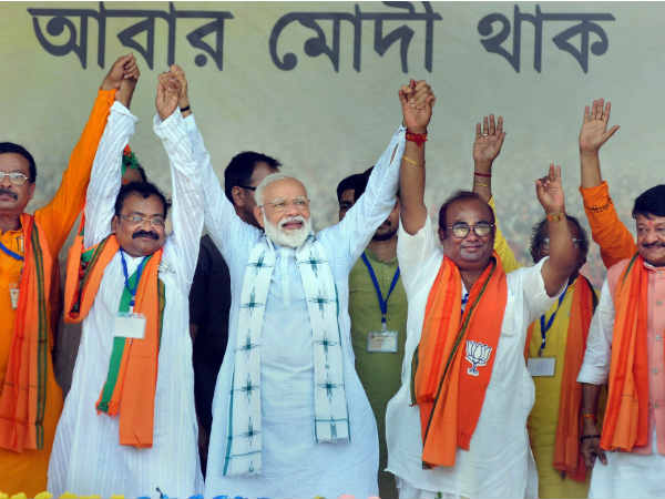 मोदी के पक्ष में क्या है?