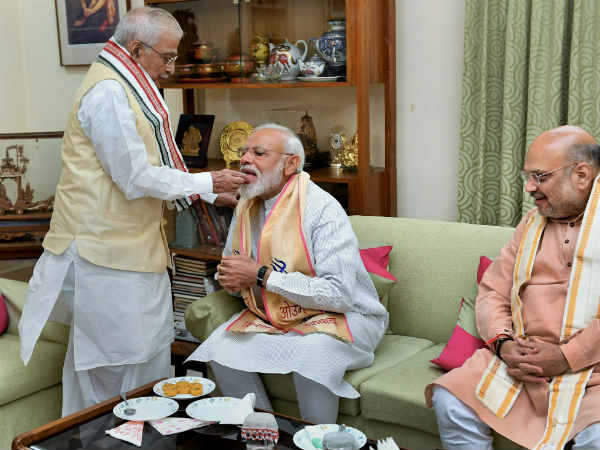 4. मोदी नहीं तो कौन