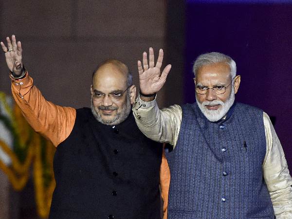 मोदी की आंधी में धवस्त हुआ विपक्ष