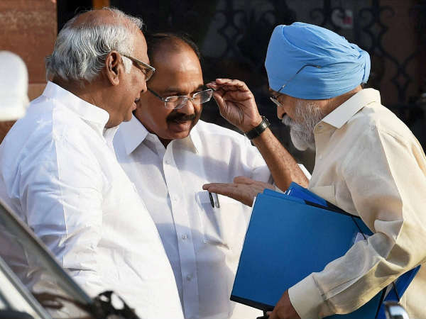 राष्ट्रीय दल के हाथ में हो कमान-मोइली राष्ट्रीय दल के हाथ में हो कमान-मोइली