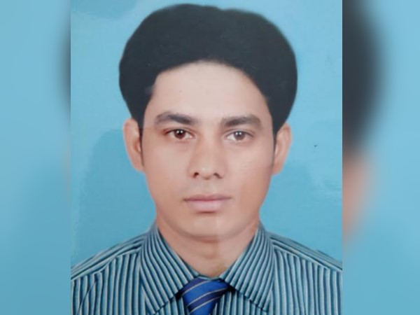 रात में आशीष कर रहा था फोन