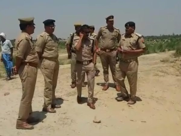 बांध के पास रक्त रंजित शव मिला