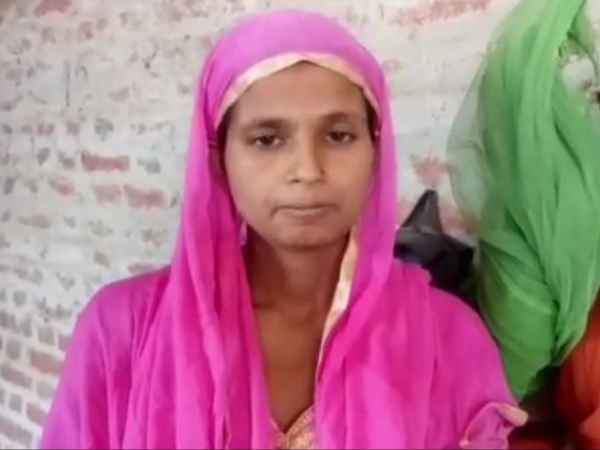 'समाज के डर से बदला बच्चे नाम' 'समाज के डर से बदला बच्चे नाम'