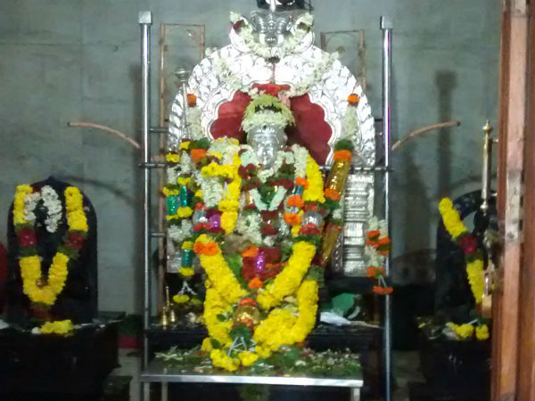 'नारद पुराण' या 'नारदीय पुराण' 