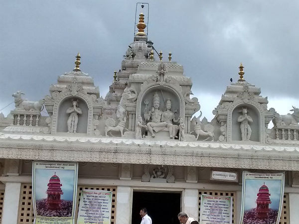 अट्ठारह पुराणों में नारद पुराण का क्रम छठवां है