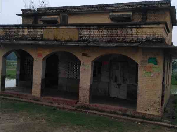 टूट चुके हैं ग्रामीण