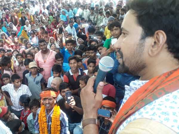 'अखिलेश हमारे बड़े भाई हैं, जो बिरादरी को लेकर खड़े हैं' 'अखिलेश हमारे बड़े भाई हैं, जो बिरादरी को लेकर खड़े हैं'