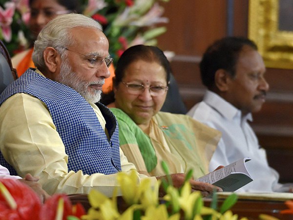 अपने संबोधन में मोदी ने 10 बार लिया सुमित्रा महाजन का नाम