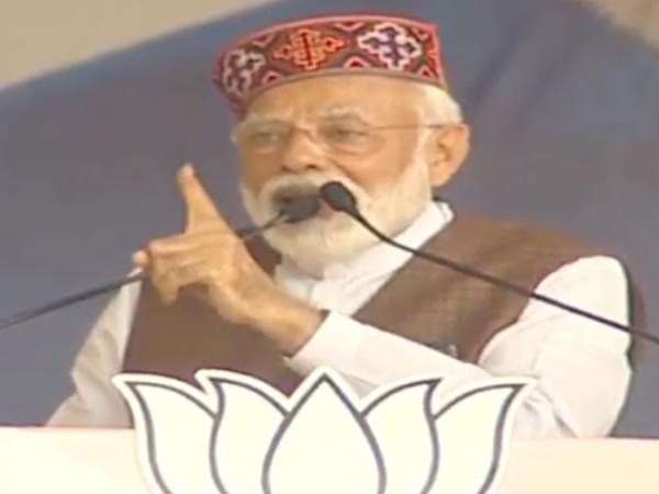 पीएम ने कांग्रेस को घेरा पीएम ने कांग्रेस को घेरा