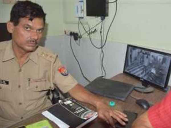 हॉस्टल मालिक बोला बाहर होती है रिकार्डिंग 