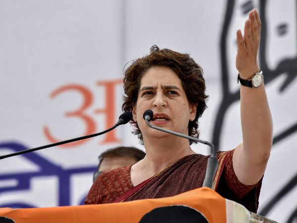 प्रियंका के बयान पर छिड़ी सियासी चर्चा प्रियंका के बयान पर छिड़ी सियासी चर्चा