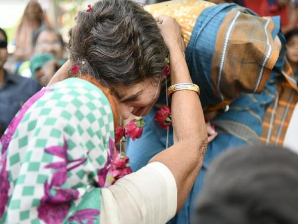 कार्यकर्ताओं से की चुनावी चर्चा