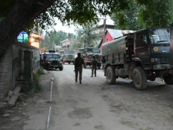 घर में छिपे थे आतंकी 