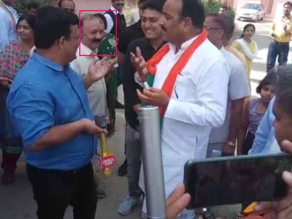 गांधी परिवार के करीबी थे दिनेश सिंह