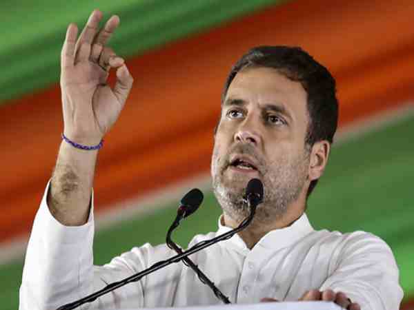 कोर्ट के दस्तावेज भी चिपकाया