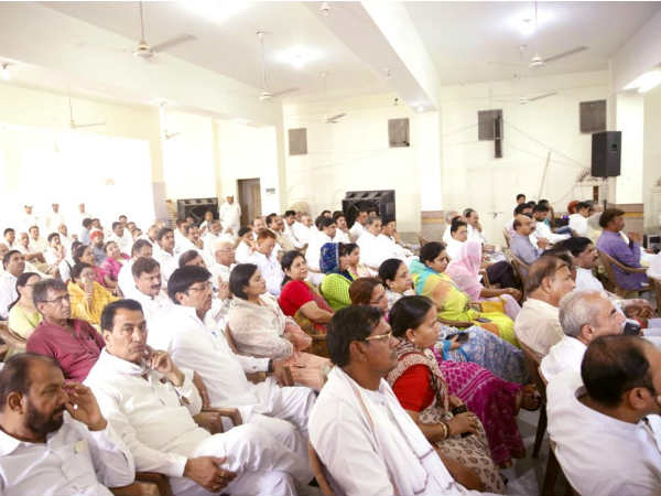 करारी हार के बाद पहली बैठक