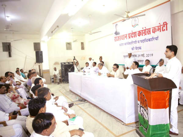 गहलोत से नाराजगी जता चुके हैं राहुल