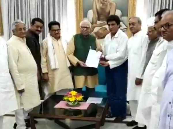 राज्यपाल को सौंपा ज्ञापन