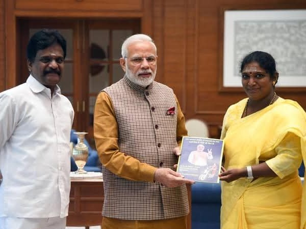 वह मिशन मोदी 2019 के तहत पीएम मोदी के लिए प्रचार कर रहीं हैं