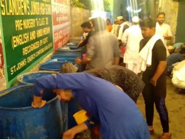 भारी तादाद में आते हैं मुस्लिम समाज के लोग