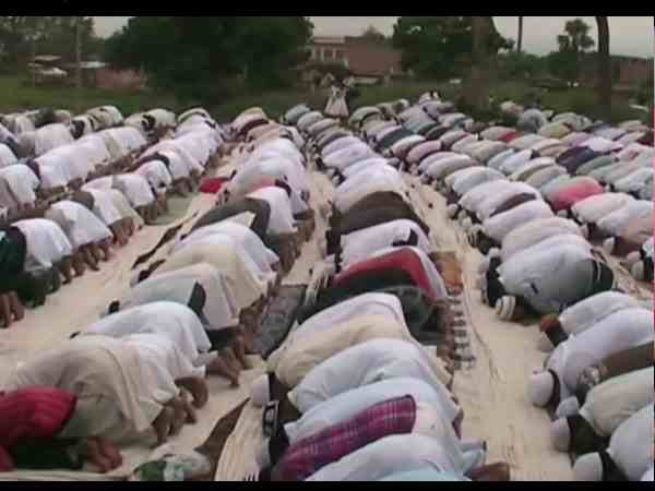 Before namaz muslim brothers come to ganga river