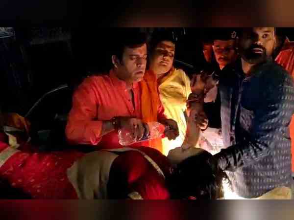 बेहोश थी महिला