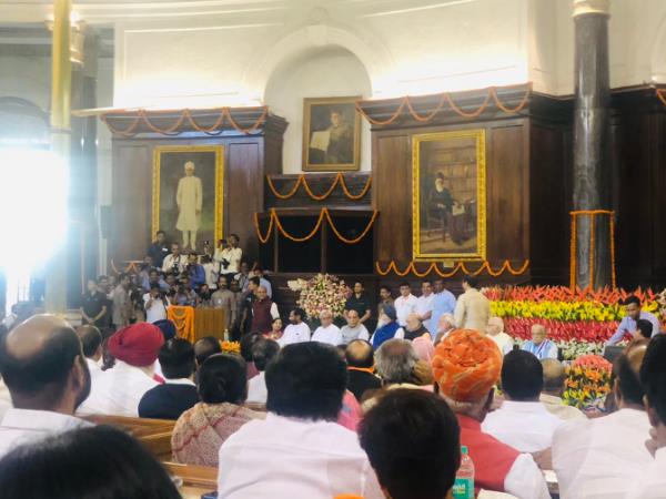 रवि किशन ने तोड़ा योगी आदित्यनाथ का रिकॉर्ड