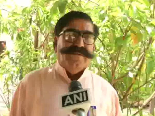 आहूजा का कांग्रेस में फूट का इशारा