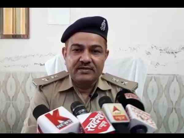 pakistani sent message to shamli boy on whatsapp