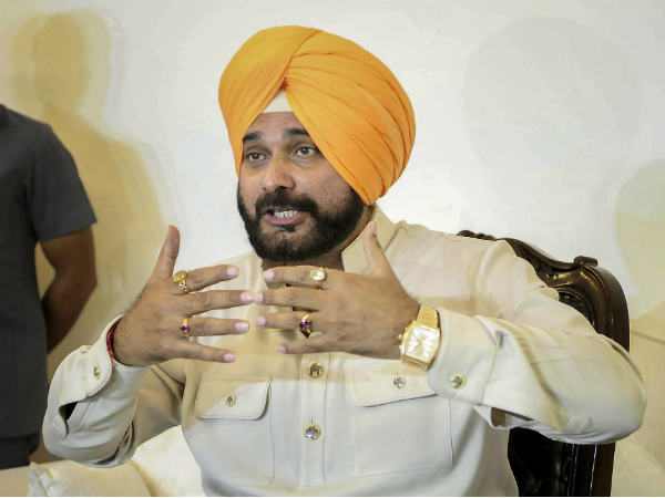 कब तक मंत्री बने रहेंगे सिद्धू?