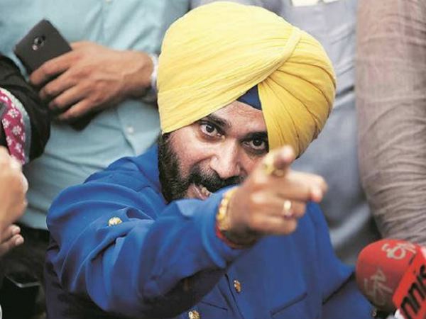 आखिर ऐसा क्यों कर रहे ​सिद्धू? 